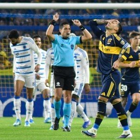Boca en llamas: perjudicado por el árbitro y complicado en la Copa