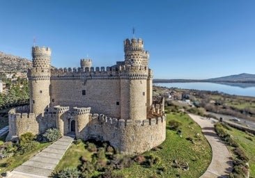 El pueblo más aristocrático de Madrid es ideal para una excursión: el castillo de los Mendoza, el paraíso de las aves y una montaña mágica
