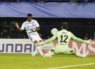 Video: la enorme atajada de Brey que evitó la casi eliminación de Boca