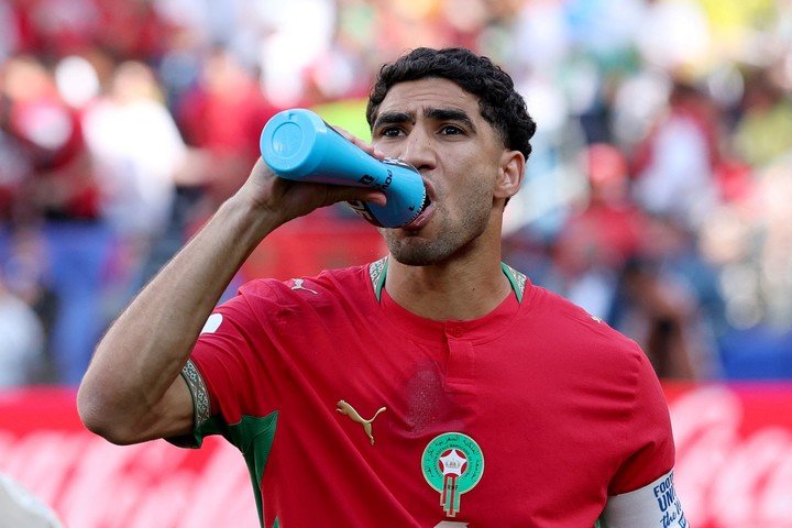 Achraf Hakimi con Marruecos. (REUTER)