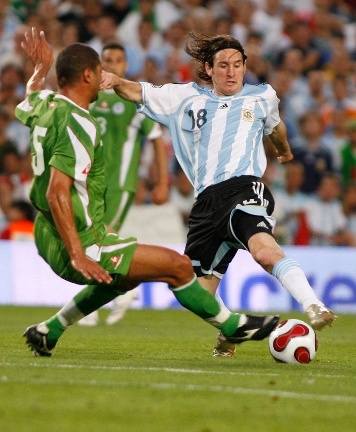 Messi contra Argelia en 2007.