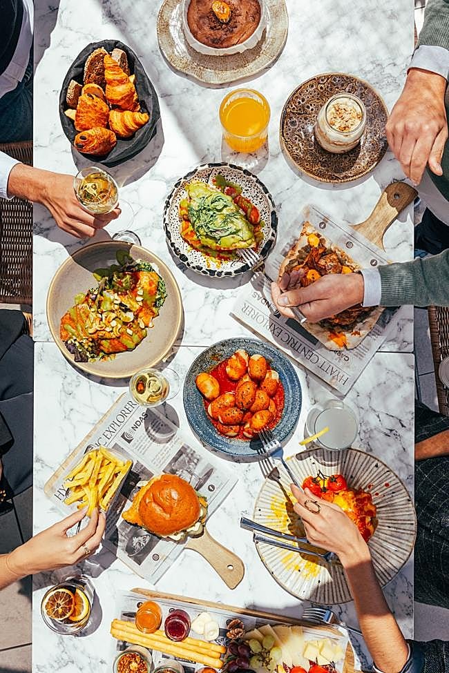 El brunch del Coolrooms Palacio de Atocha., un hotel situado muy cerca de la estación de la que toma el nombre y de la Plaza Mayor.