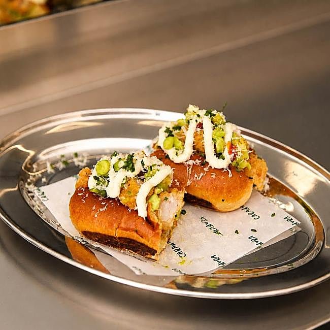 El bubba shrimp roll del brunch de Caradura, disponible de miércoles a domingo.