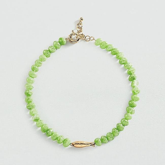 Collar verde lima de Agatha Paris, 120 euros.
