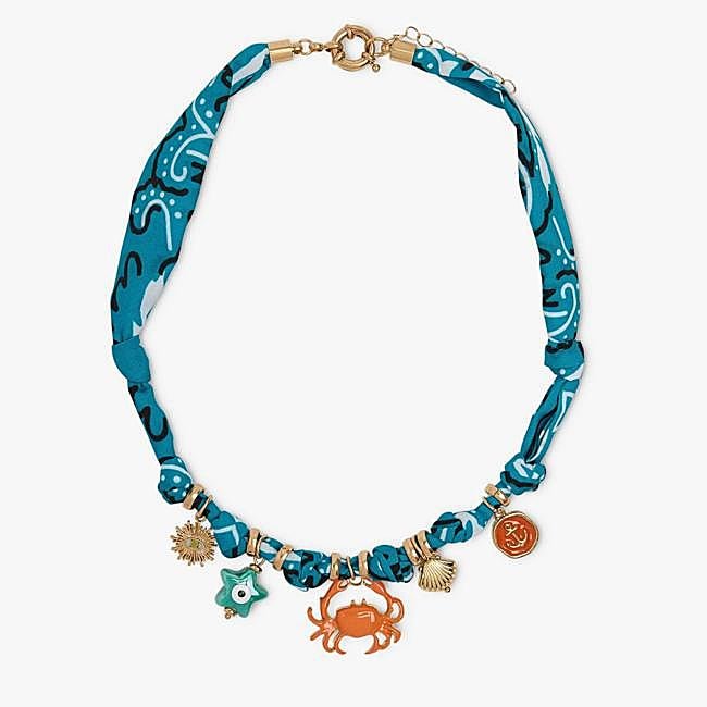 Collar pañuelo azul de Parfois, 10,99 euros.