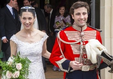 El espectacular look nupcial de Carla Benjumea en su boda en Sevilla: vestido romántico con encajes y la diadema joya más sofisticada