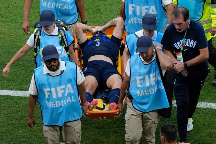 Así se retiró de la cancha (AP). 