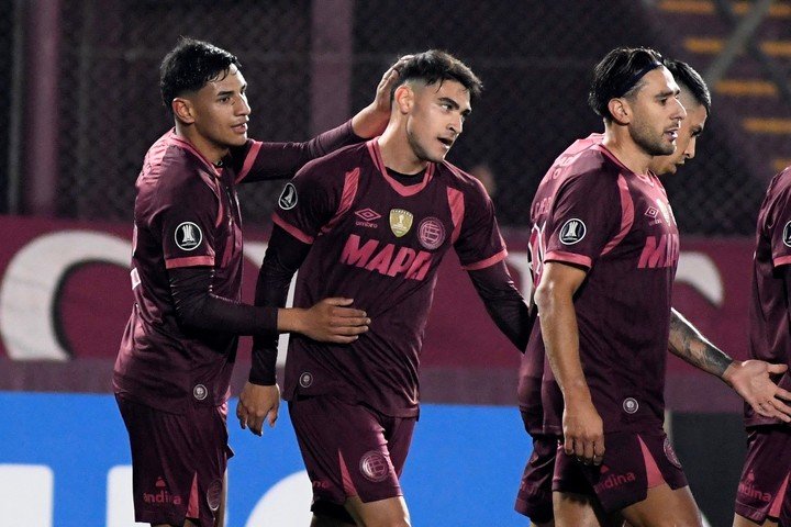 Lanús define su serie en Perú.