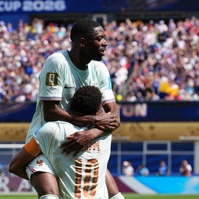 Dembélé se lució con un hat-trick y le dio el primer puesto a Francia, que le ganó 4-1 a Noruega