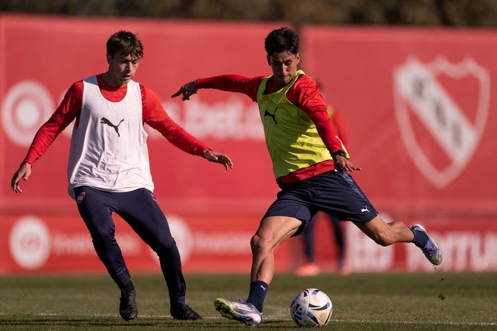 Maxi Meza ya se entrenó en Independiente (Prensa CAI).