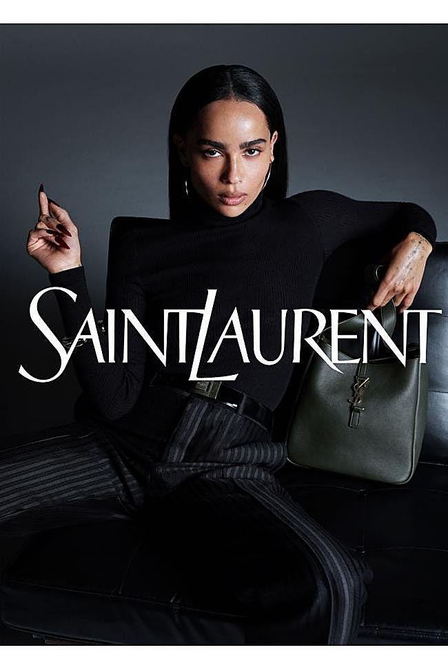 Zoë Kravitz en una campaña con Saint Laurent.