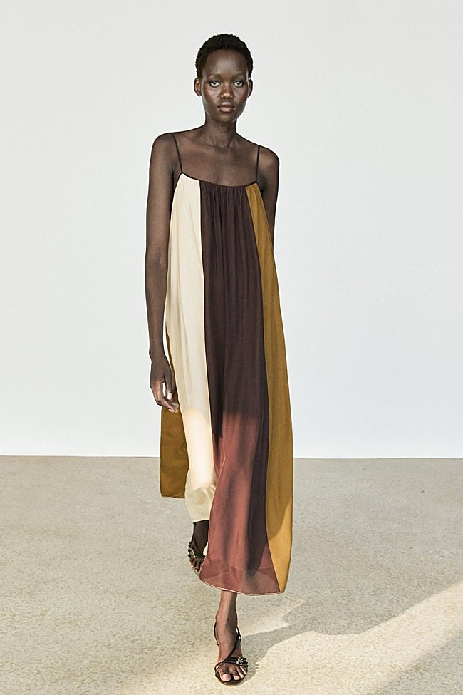 Vestido estampado de Massimo Dutti (99,95 euros)