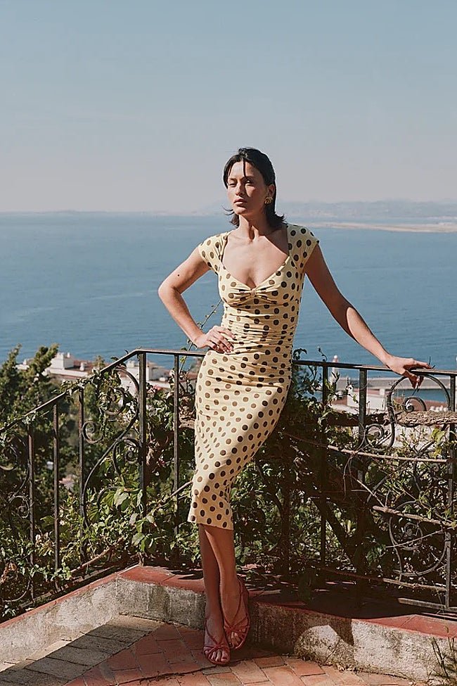 Vestido con estampado de lunares de Rouje (185 euros)