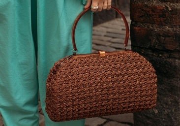 Tu armario de verano no está listo sin estos bolsos de rafia: perfectos para tus looks de oficina