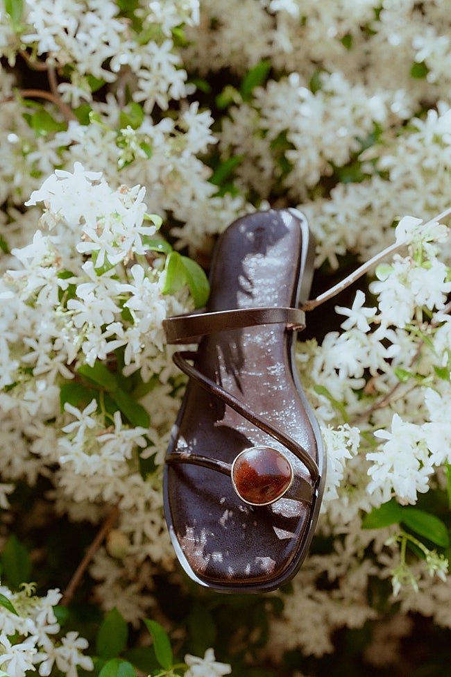Sandalias planas de Stradivarius (25,99 euros)