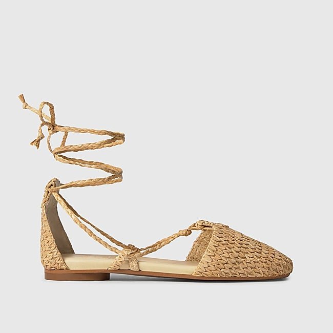 Zapatos trenzados de Castañer (195 euros)