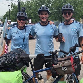 Olé en Kansas: los tres ciclistas argentinos que pasaron por 17 países en nueve meses para llegar al Mundial