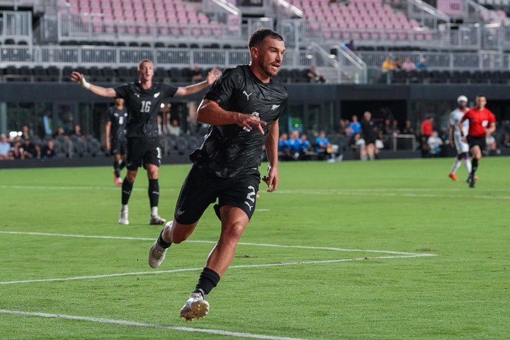 Tim Payne, el futbolista viral de Nueva Zelanda. (EFE)