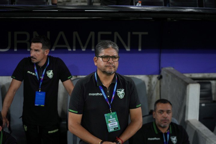 Oscar Villegas, técnico de Bolivia.