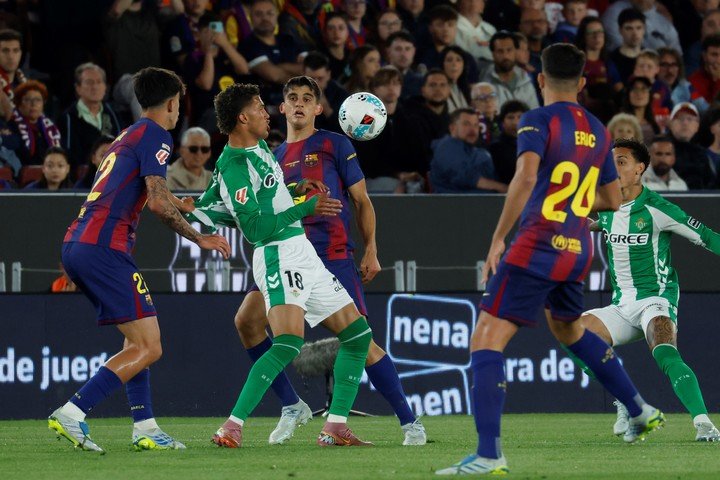 Nelson Deossa en Betis frente a Barcelona. EFE/Marta Pérez.