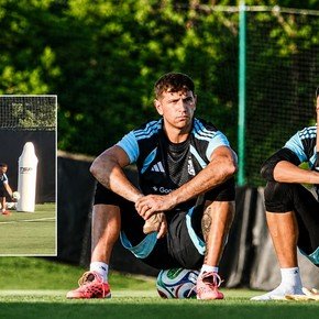El peculiar entrenamiento de Dibu Martínez: ¡con una sola mano y sin guantes!
