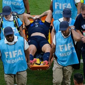 De mal en peor: tras la eliminación del Mundial, Manu Ugarte sufrió una seria lesión en su rodilla izquierda