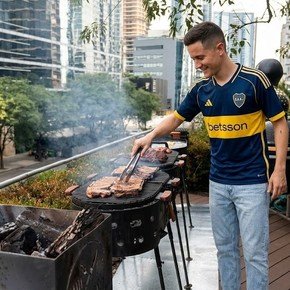 Ander Herrera se despidió de la Argentina con un asado balconero
