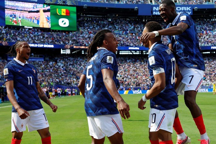 Mbappé anotó un doblete ante Senegal. EFE/ Sebastiao Moreira