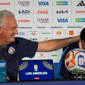 Video: Diego Gómez lloró a lado de Alfaro por debutar en el Mundial