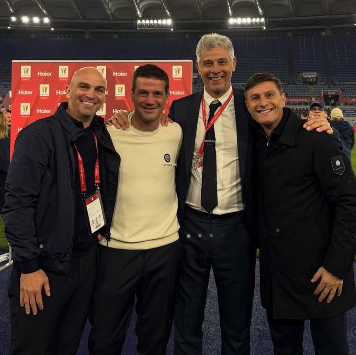 Chivu junto a Zanetti 