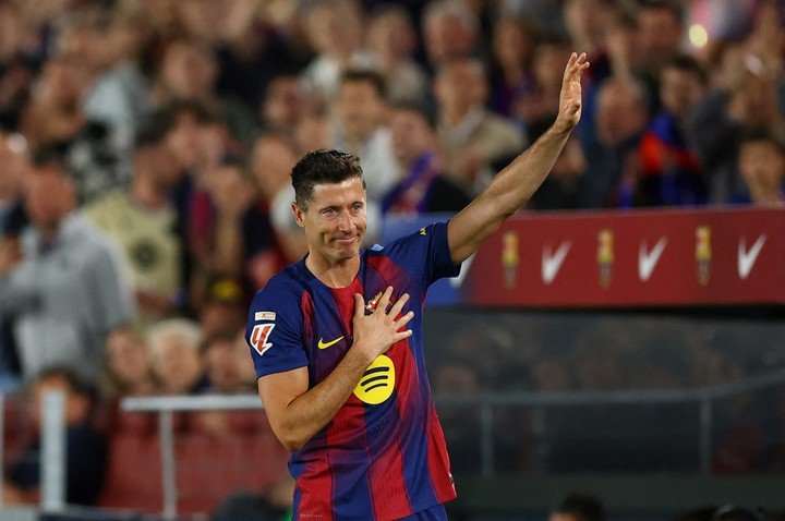 Lewan ya se despidió de Barcelona. (REUTERS/Albert Gea)