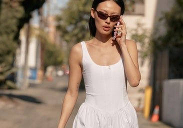 El vestido blanco es la única prenda que necesitas incorporar a tu armario de verano