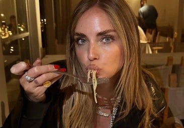Los 5 alimentos que más retención de líquidos provocan y que los nutricionistas recomiendan eliminar si tienes el abdomen hinchado