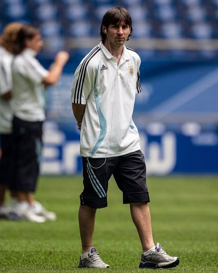 Messi en el Mundial 2006: todo un pibe (@leomessi).