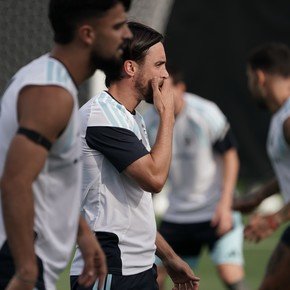 El campeón del mundo que dio un paso clave en su recuperación y el dilema de Scaloni