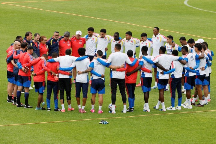 El plantel de Colombia (EFE).