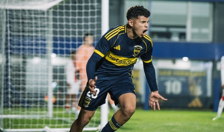 Leonel Flores en la Reserva de Boca (Foto: Prensa Boca)