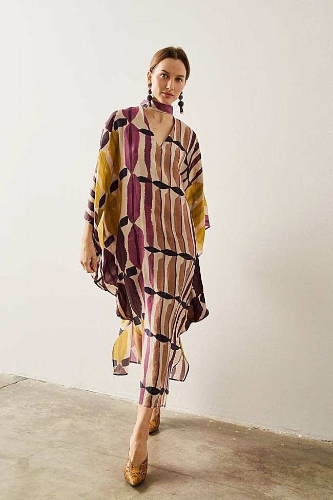 Vestido estilo caftán de Vogana.