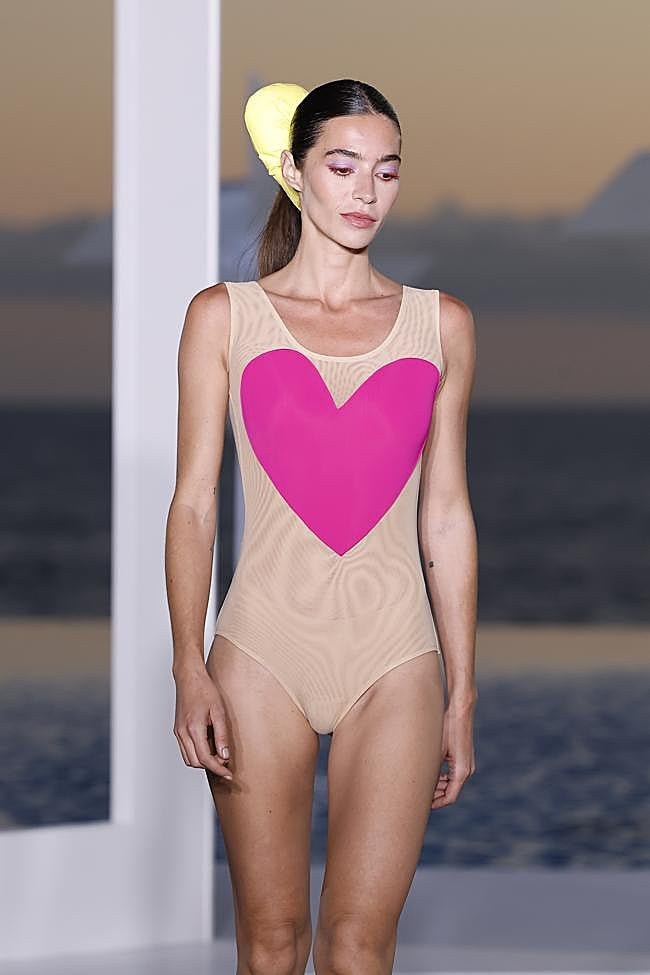 Rocío Crusset con un diseño de Agatha Ruiz de la Prada.