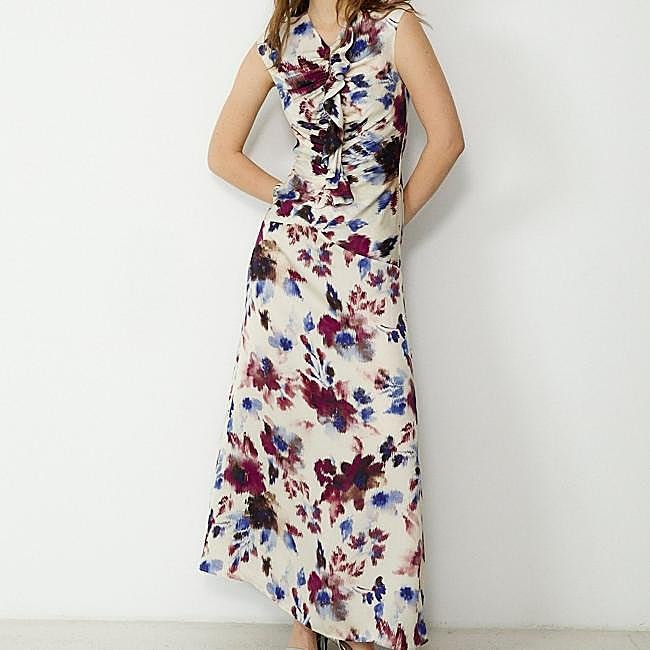 Vestido de flores efecto acuarela de Maksu, 156 euros.