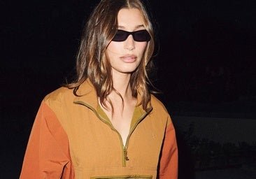 De Chloé a Hailey Bieber, por qué los shorts de encaje arrasan en verano y cómo combinarlos