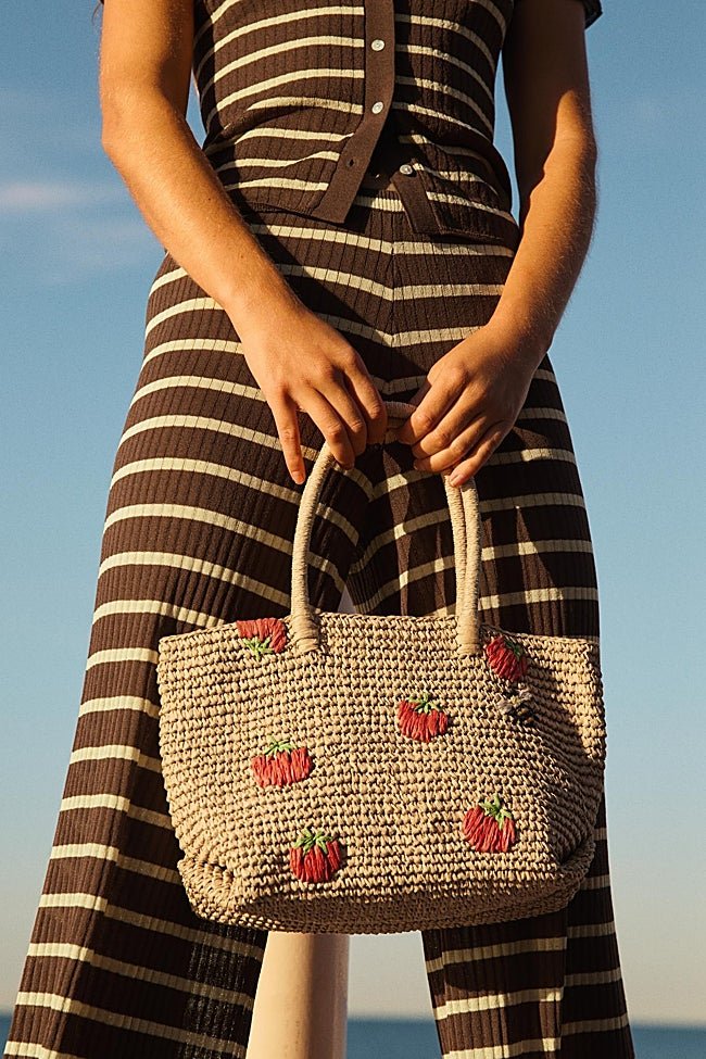 Bolso de rafia de Zara (39,95 euros)