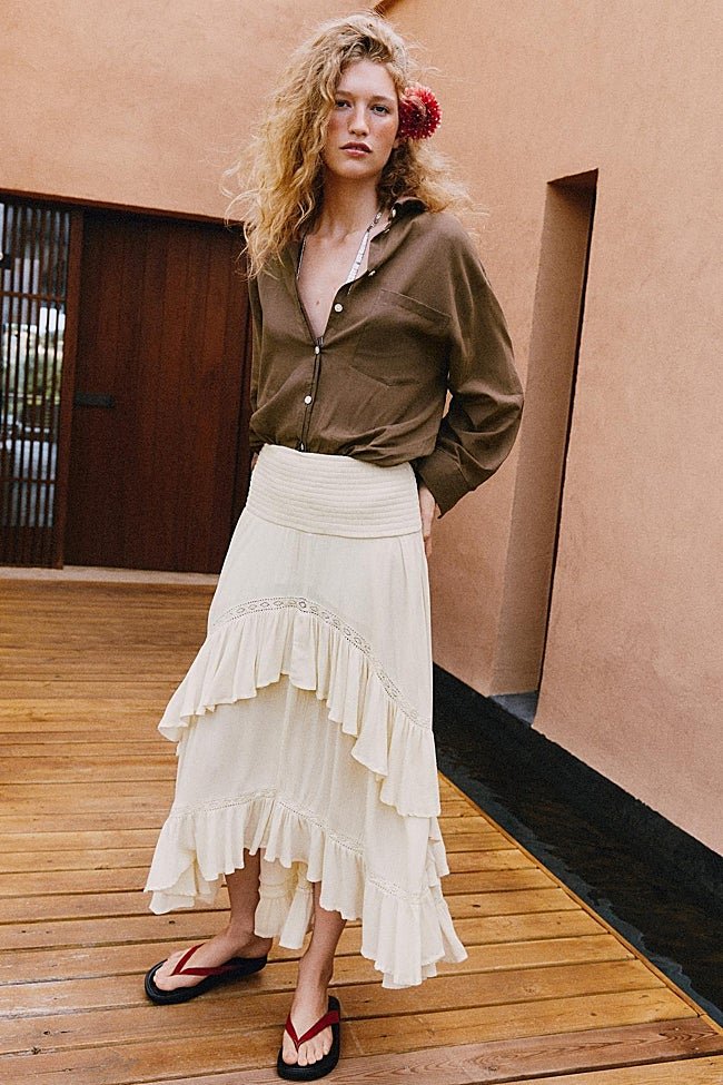Falda midi de Zara (29,95 euros)