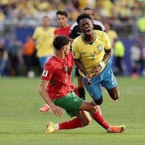 Con un golazo de Vinicius, Brasil empató ante un duro Marruecos