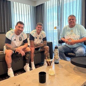 Messi, De Paul y Chiqui Tapia: la vuelta de la foto cábala