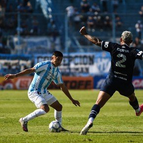 La pausa de hidratación en el fútbol argentino: pararon en Atlético Tucumán-Independiente Rivadavia