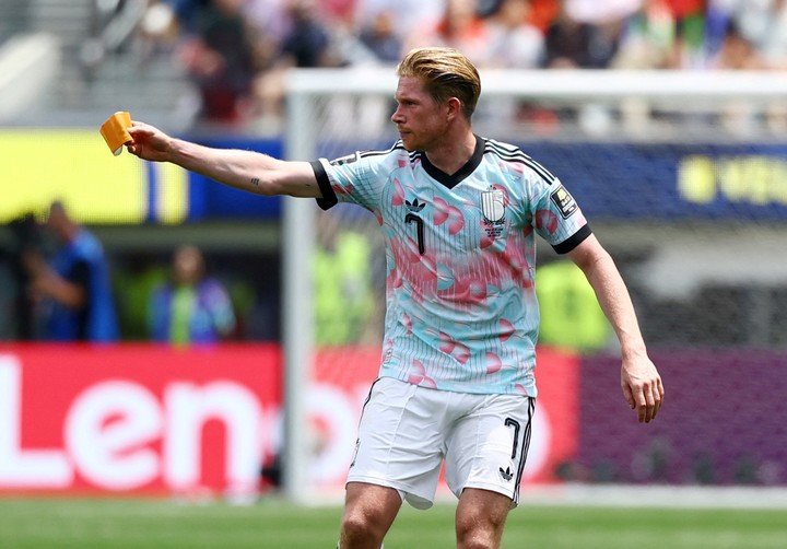 La selección del colorado De Bruyne se topó con la futura campeona del mundo. (REUTERS)