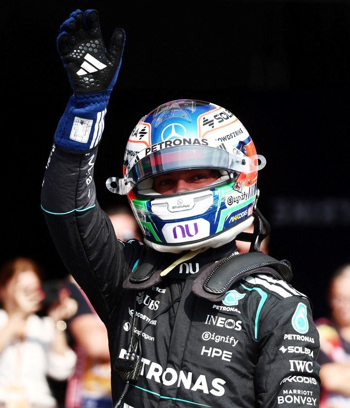 Kimi Antonelli celebra la pole conseguida en Bélgica, la sexta de su carrera en la Fórmula 1.
(REUTERS)