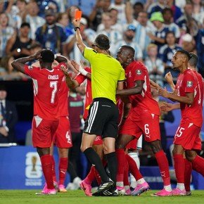Error confirmado: no era roja a Embolo en Argentina-Suiza