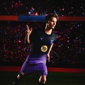 El Barcelona y su nuevo modelo de camiseta que evoca a una legendaria figura de la NBA